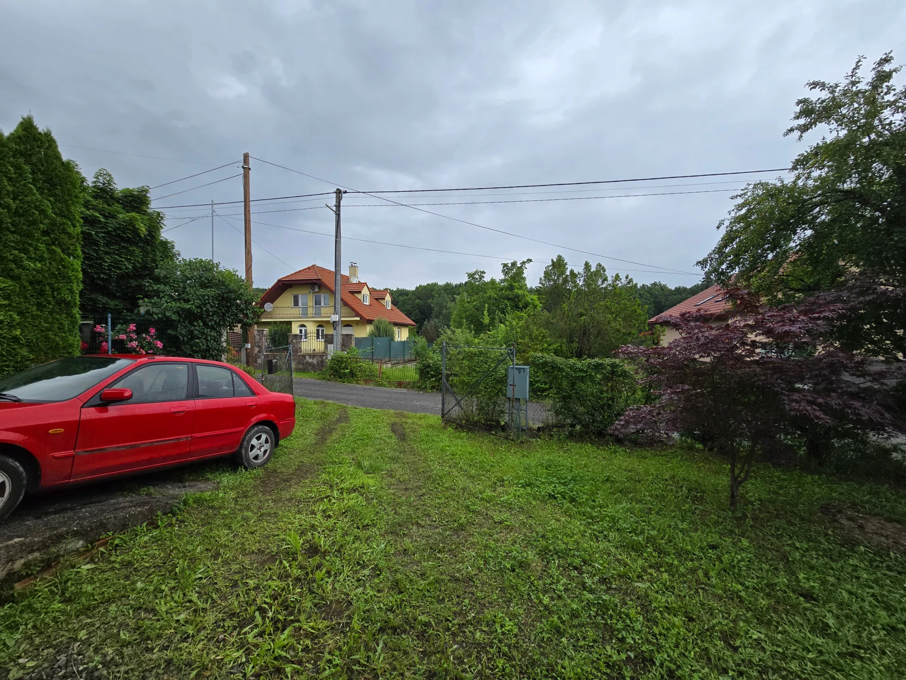 VSTUP NA POZEMOK S RAMPOU